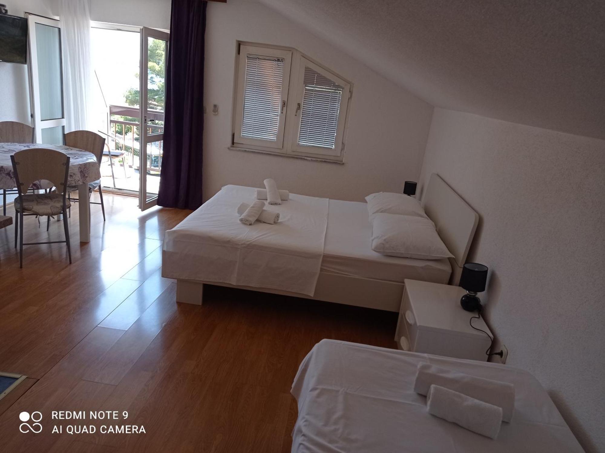 Apartments Mihovil Omiš Zimmer foto