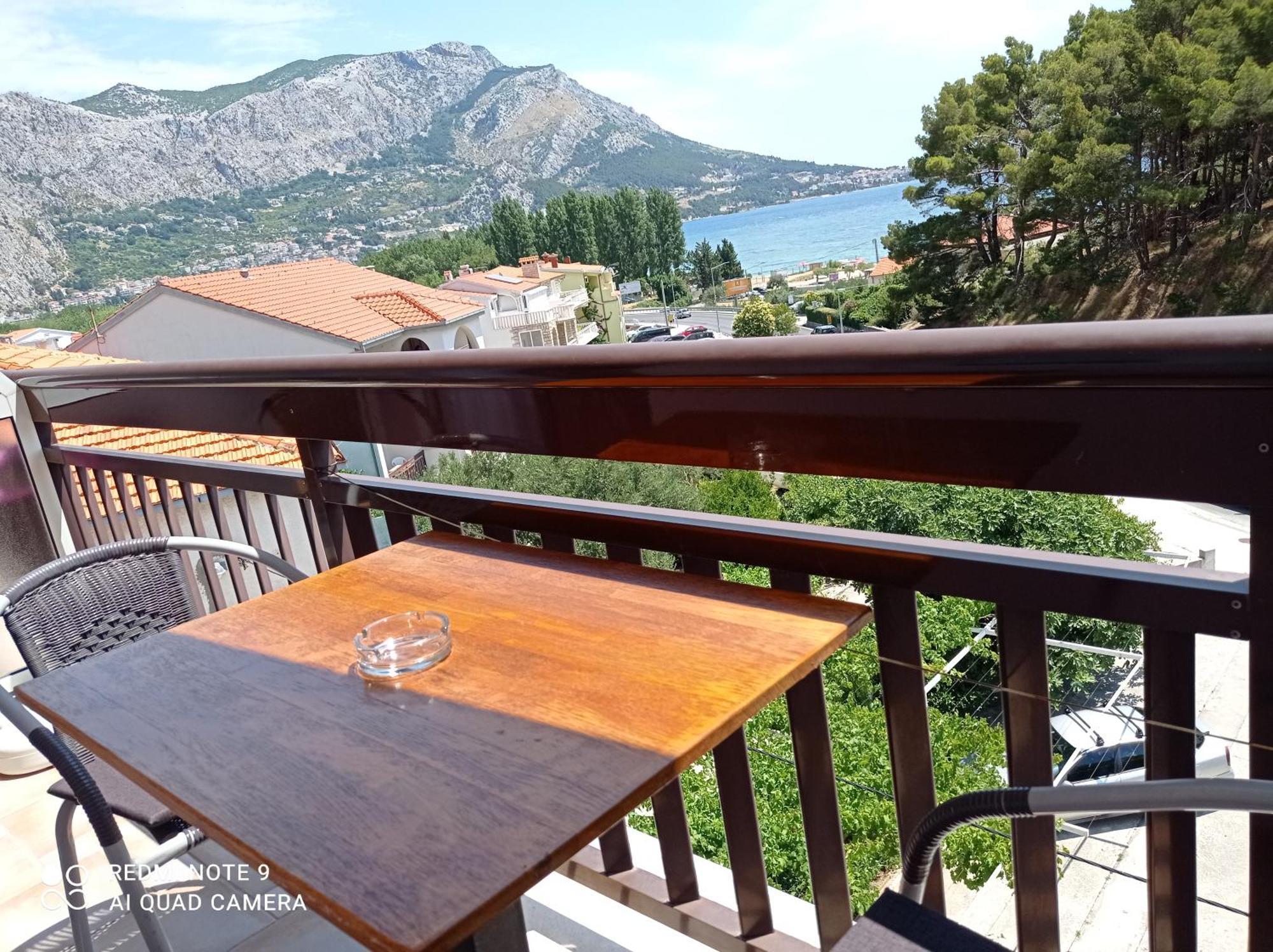Apartments Mihovil Omiš Zimmer foto